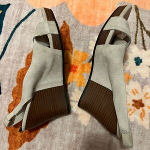 Like NEW UGG Elegant Cream Suede Wedge Sandals